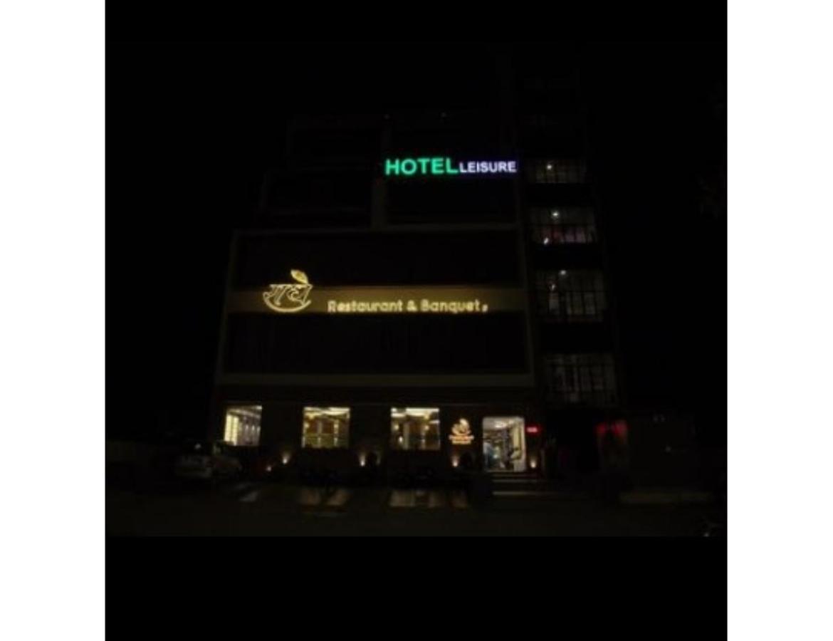 Hotel Leisure, Ahmedabad Exterior foto